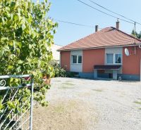 RD NA BÝVANIE AJ PODNIKANIE,1630m2,  SABINOVSKÁ Ul., PREŠOV - Rodinný dom na Sabinovskej ulici v Prešove s upraveným dvorom a záhradou.