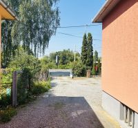 RD NA BÝVANIE AJ PODNIKANIE,1630m2,  SABINOVSKÁ Ul., PREŠOV - Rodinné domy na Sabinovskej ulici v Prešove s viditeľným vstupom a záhradou.