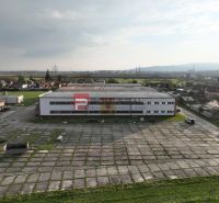 Prenájom výrobnej haly vo Vinosadoch - Výrobné priestory na Pezinskej ulici vo Vinosadoch, veľká spevnená plocha.