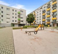 1.BCR | MODERNÝ 2-IZB. BYT, NOVOSTAVBA, PRI HRUBEJ LÚKE, BRATISLAVA - Detské ihrisko v okolí bytov na ulici Pri Hrubej lúke, Bratislava - Dúbravka.