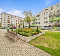 1.BCR | MODERNÝ 2-IZB. BYT, NOVOSTAVBA, PRI HRUBEJ LÚKE, BRATISLAVA - Bytový komplex s ihriskom a zelenými priestorami v Bratislave na Pri Hrubej lúke.