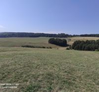 VALČA pozemok s výmerou 5800 m2,  okr. Martin  - Rozľahlé lúky s lesným pozadím, ideálne pre rekreačné pozemky na pokojné využitie.