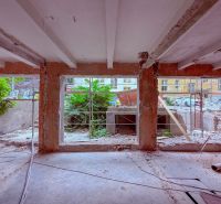Industriálny obchodný priestor v úplnom centre mesta - 137 m2 - Rekonštrukcia obchodných priestorov na Sládkovičovej ulici v Nitre s otvorenými stenami.