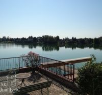 REZERVOVANÉ - 2 izbový veľký celoročne obývateľný apartmán s terasou,  - Výhľad na jazero v Senci zo Slnečných jazier pri 2-izbovom byte s terasou.