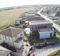 SENEC - NA PREDAJ exkluzívny stavebný pozemok pre rodinné domy - JUŽNÁ - Pozemky - bývanie v Senci s výhľadom na okolitú prírodu a moderné domy.