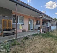 Okres Trnava- obec Pavlice – nehnuteľnosť s potenciálom - 4 izb. RD v  - Rodinný dom v Pavliciach so záhradou a prekrytou terasou, potrebuje rekonštrukciu.