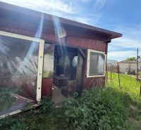 Ex. Moderný 3 iz. byt 90 m2 s garážou a záhradou v Dolnom Trhovišti - Drevený prístrešok so záhradou na ulici Dolné Trhovište v Dolnom Trhovišti blízko 3-izbového bytu.