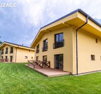 Na predaj investičné apartmány TATRA HOUSES  Veľký Slavkov - Rekreačný apartmán v Centre vo Veľkom Slavkove s terasou a trávnatou záhradou.