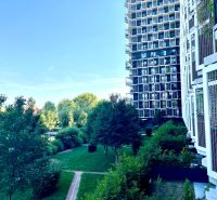 I Exkluzívny byt v projekte GUTHAUS - Bytové domy s modernou architektúrou a zeleňou na Račianskej v Bratislave - Nové Mesto.