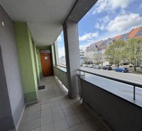 Znížená cena!!☎️ - Balkón bytového domu na Galantskej ceste v Dunajskej Strede s výhľadom na ulicu.