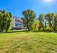 Priestranný 2i byt, loggia, klíma, projekt MONDRIAN, Sedmokrásková ul. - Bytový dom obklopený zeleňou na Sedmokráskovej ulici v Bratislave - Ružinove.