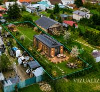 1025 m² V BUDMERICIACH – REKREAČNÝ POZEMOK S POTENCIÁLOM DO BUDÚCNOSTi - Rekreačné pozemky na Kaštieľskej v Budmericiach s moderným domom a záhradným posedením.