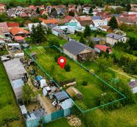1025 m² V BUDMERICIACH – REKREAČNÝ POZEMOK S POTENCIÁLOM DO BUDÚCNOSTi - Letecký pohľad na rekreačné pozemky na Kaštieľskej ulici v Budmericiach.