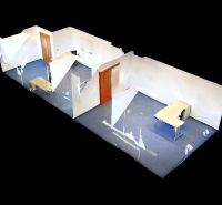 Prenájom kancelárskych priestorov, 56 m2 – Ružinov, Bratislava - Virtuálny pôdorys kancelárie s modrým kobercom a bielymi stenami.