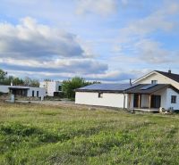 Na predaj ideálny stavebný pozemok Bernolákovo 662m2 - Pohľad na domy na ulici Kondrótová v Bernolákove vhodné na bývanie.