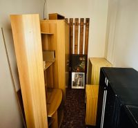 Na predaj 3 i byt 73 m2 s loggiou Partizánske – balkón, komora, špajza - Úložná miestnosť s dreveným dekorom, policami a skrinkami v 3-izbovom byte.