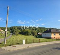 NA PREDAJ: Stavebný pozemok 1 896 m², Slovenská Volová - Pozemky - bývanie v obci Slovenská Volová, trávnatá lúka pri kostole v pokojnom prostredí.
