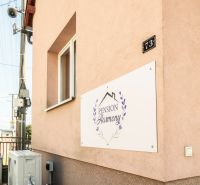 Penzión pri Bešeňovej – podnikateľská príležitosť v srdci Liptova - Exteriér budovy Penzión Harmony v Liptovskom Michale, Hotely a penzióny.