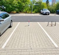 BA/NOVÉ MESTO-Prenájom vonjkašieho parkovacieho státia za rampou-POLUS - Parkovisko na Junáckej ulici v Bratislave - Novom Meste s voľným parkovacím miestom.