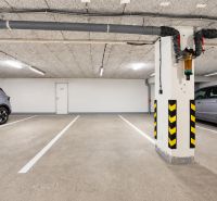 REZERVOVANÉ | Zrekonštruovaný 3i byt na Slávičom údolí s parkovaním - Podzemné parkovisko s parkovacími miestami a automobilmi.