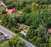Pozemok so starým domom 566m2, Šaštín Stráže, okr. Senica - Letecký pohľad na pozemok s chatou v Šaštíne-Strážach vedľa rodinných domov.