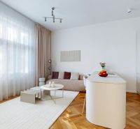 Palisády - staromestský nadštandardne rekonštruovaný byt - 3-izbový byt na ulici Flöglova s drevenou podlahou a svetlým interiérom.