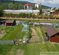 Na predaj 2- izbový byt s malou záhradkou v Medzilaborciach - 51 m2. - Záhrada v Medzilaborciach so záhradnými prístreškami a vyvýšeným záhonom podľa sezóny.