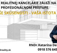 Predaj, rekreačné pozemky Štiavnické Bane - Reklama na realitnú kanceláriu s abstraktným obrázkom budovy a kontaktnými informáciami.