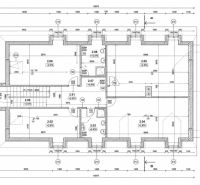 SÚKROMNÉ SÍDLO NA KONCI KÚPEĽNÉHO PARKU | 4 454 m² | TRENČ. TEPLICE - Pôdorys druhého nadzemného podlažia rodinného domu ukazuje rozloženie izieb a schodiska.