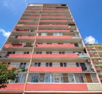  3-izbbyt s veľkou loggiou vo vyhľadávanej lokalite Bratisl - Bytový dom s balkónmi na Račianskej ulici v Bratislave - Nové Mesto.