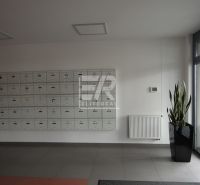 PESTOVATEĽSKÁ ul. - PCO kamerový systém, 24/7, wifi v budove - Ružinov - kanc-26-96-m2-pestovatelska-bratislava-ii-ruzinov-5.jpg