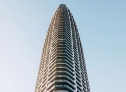 Výstavba bytov v Bratislave - Ružinove na Pribinovej ulici, moderná architektúra.
