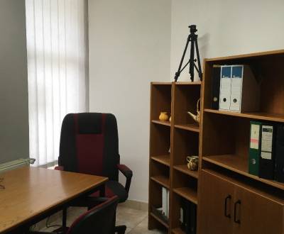Kancelária na prenájom bezprostredne pri centre mesta Lučenec