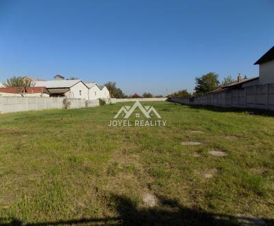 Predaj - exkluzívny stavebný pozemok v intraviláne obce Diakovce.