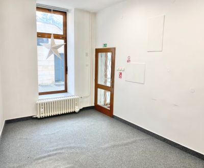 Na prenájom obchodné priestory  40 m2 Hlinkové námestie Žilina 