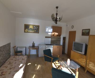 Prenajmem garsónku v Nesvadoch