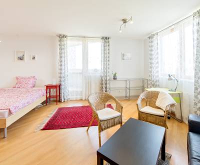 Príjemný priestranný 1i byt, 50m2, lodžia, výborná lokalita, GLÓRIA