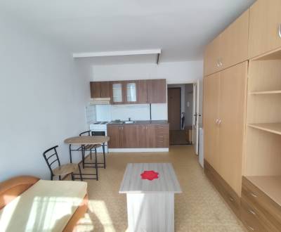 Ponúkame na prenájom garsónku - Nové Zámky