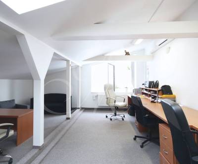 METROPOLITAN │Lukratívne kancelárske priestory v Ružinove - 97 m2 na p