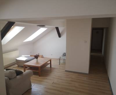 Predáme 3 izb byt na Obchodnej ulici