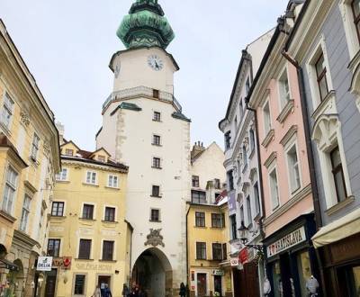 MICHALSKÁ - obchodný priestor 60 m2 s výkladom v historickej budove