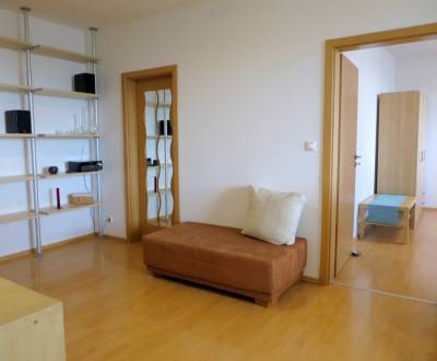 Na prenájom 3 izb. byt, Bratislava, Petržalka, Pečnianska ulica