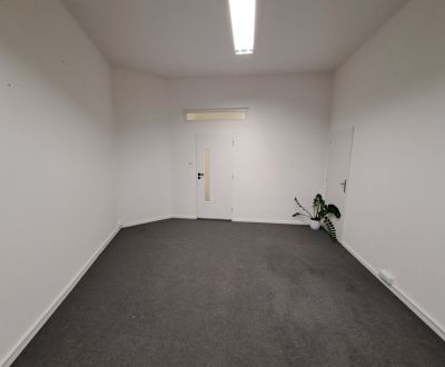 Prenajmeme kanceláriu o výmere 23,61 m2, Levická ul.,Vráble