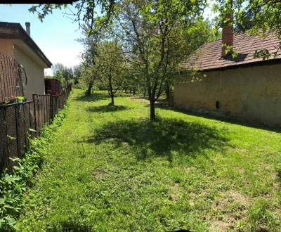 Predaj pozemku 477m2 v tichej časti obce Dežerice pri Bánovciach n/B.