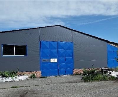 Hala s prístreškom v obci Kátov 