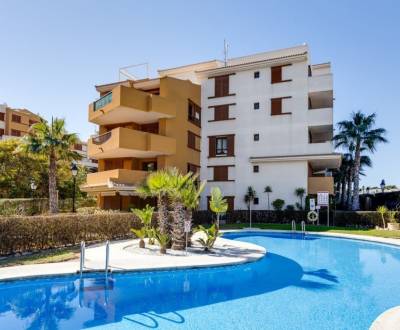 Prémiový 2 spálňový byt s bazénom, blízko pláže v Torrevieja 