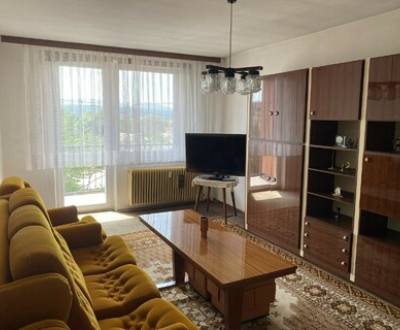 Na predaj – 3 izbový byt v Šahách s balkónom a garážou 