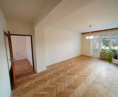 Predaj 3 izbový TEHLOVÝ byt, s 2 loggiami, Tatranská - Staré mesto