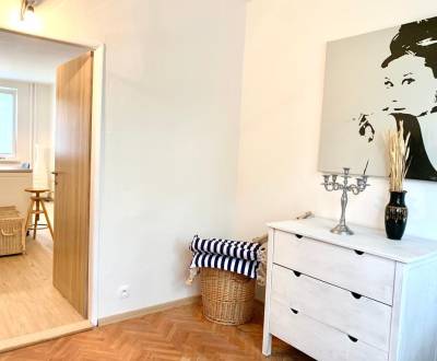 3 izbový byt po rekonštrukcii 73 m2 na CHRENOVEJ - NITRA 