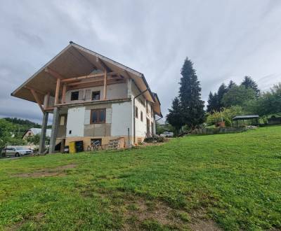 Na predaj rodinný dom v centre obce Makov